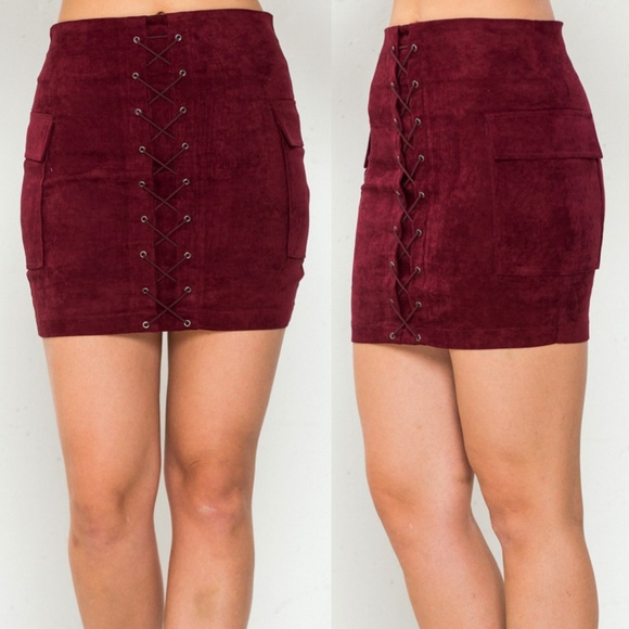 LACE-UP VEGAN SUEDE BODYCON MINI SKIRT in burgundy - Picture 7 of 8